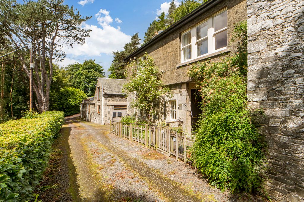 Property photo 3 of 13 Property Image 3