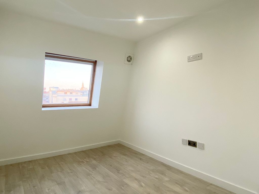 Property photo 3 of 5 Living Room