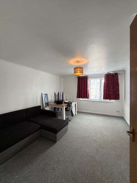 Property photo 1 of 32