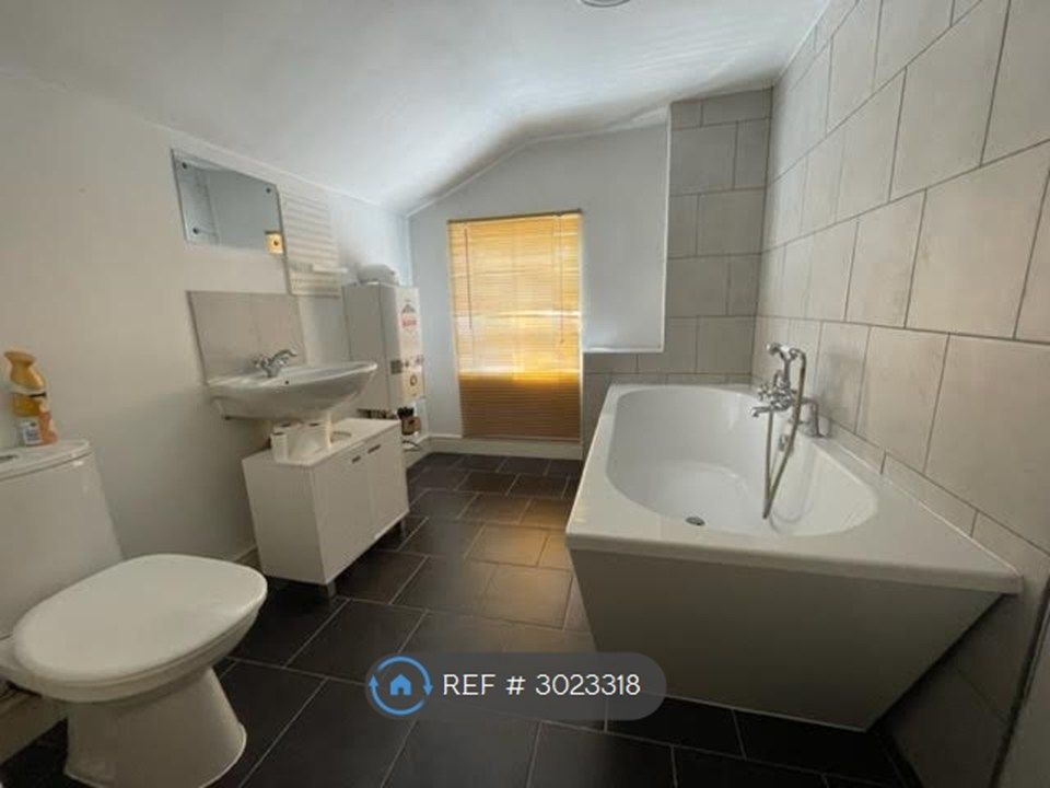 Property photo 3 of 9 En-Suite
