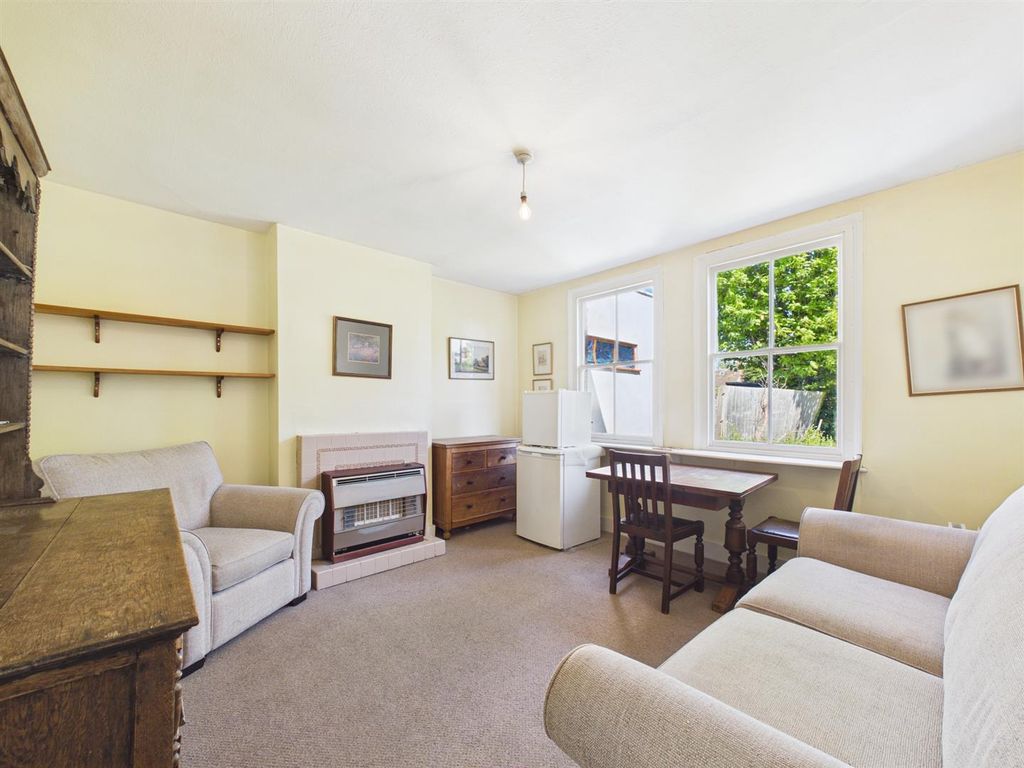 Property photo 3 of 12 Cam02435G0-Pr0238-Still017.Jpg