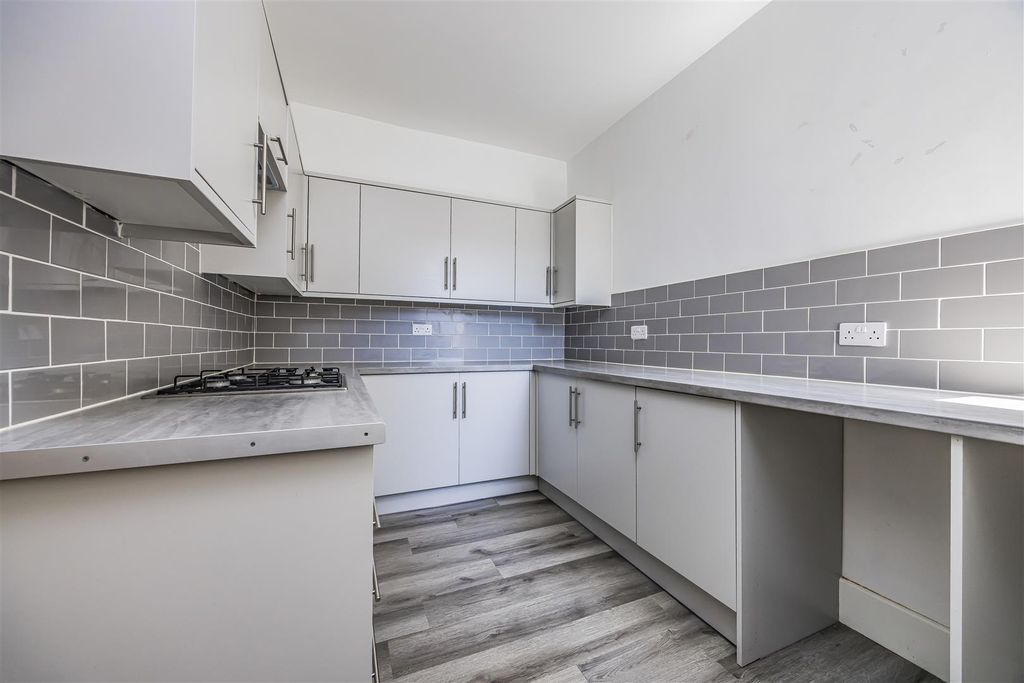 Property photo 2 of 19 22 Battenburg Avenue, Portsmouth-Porticomarketing-