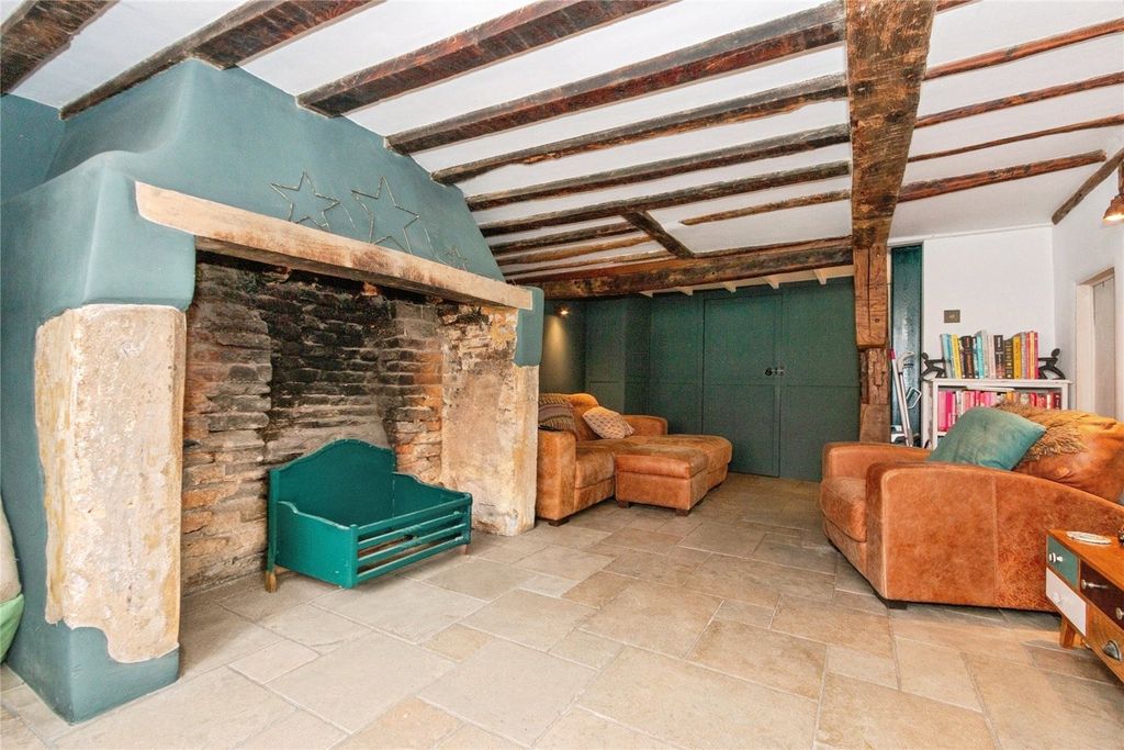 Property photo 2 of 17 Picture No. 23