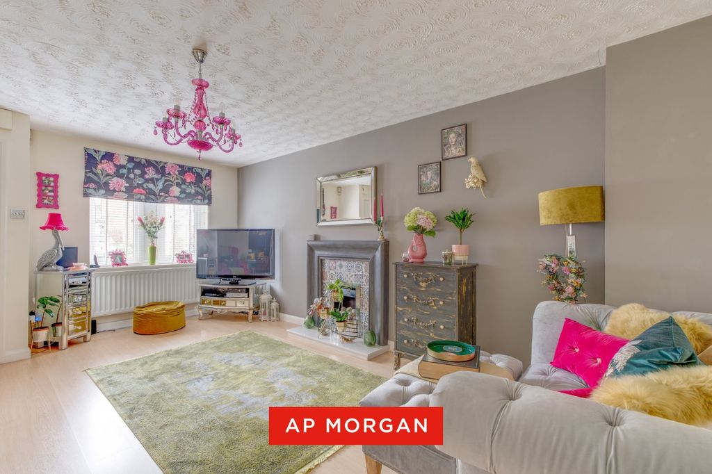 Property photo 3 of 22 Picture No. 38