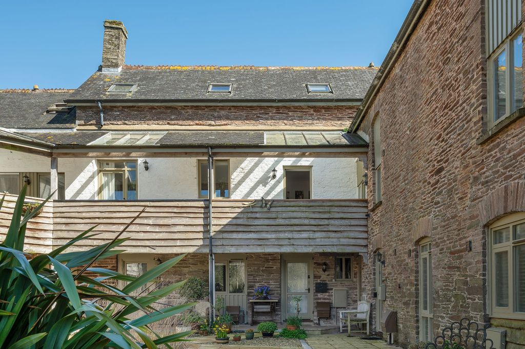 Property photo 1 of 13 _Threshers, 5A Coleridge Barn, Chillington