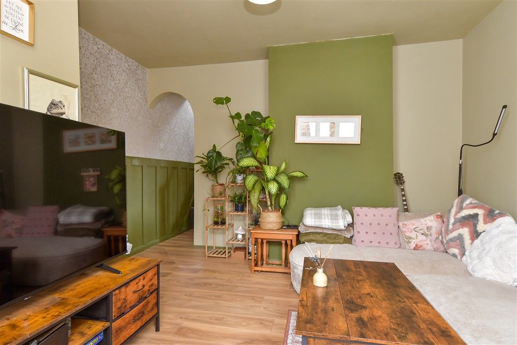 Property photo 2 of 12 Lounge