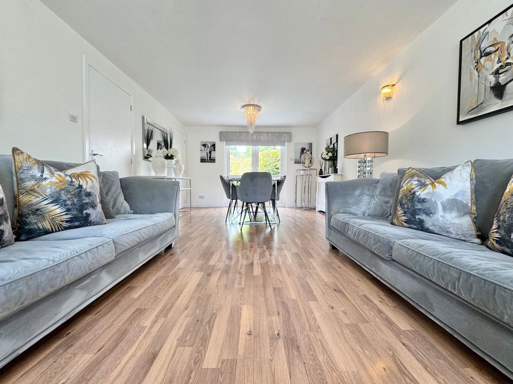 Property photo 2 of 39 Img_2579