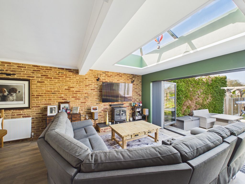 Property photo 3 of 16 Gallery