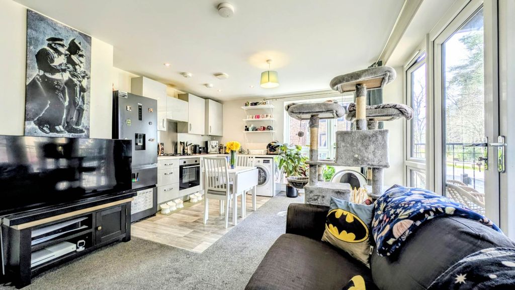 Property photo 3 of 9