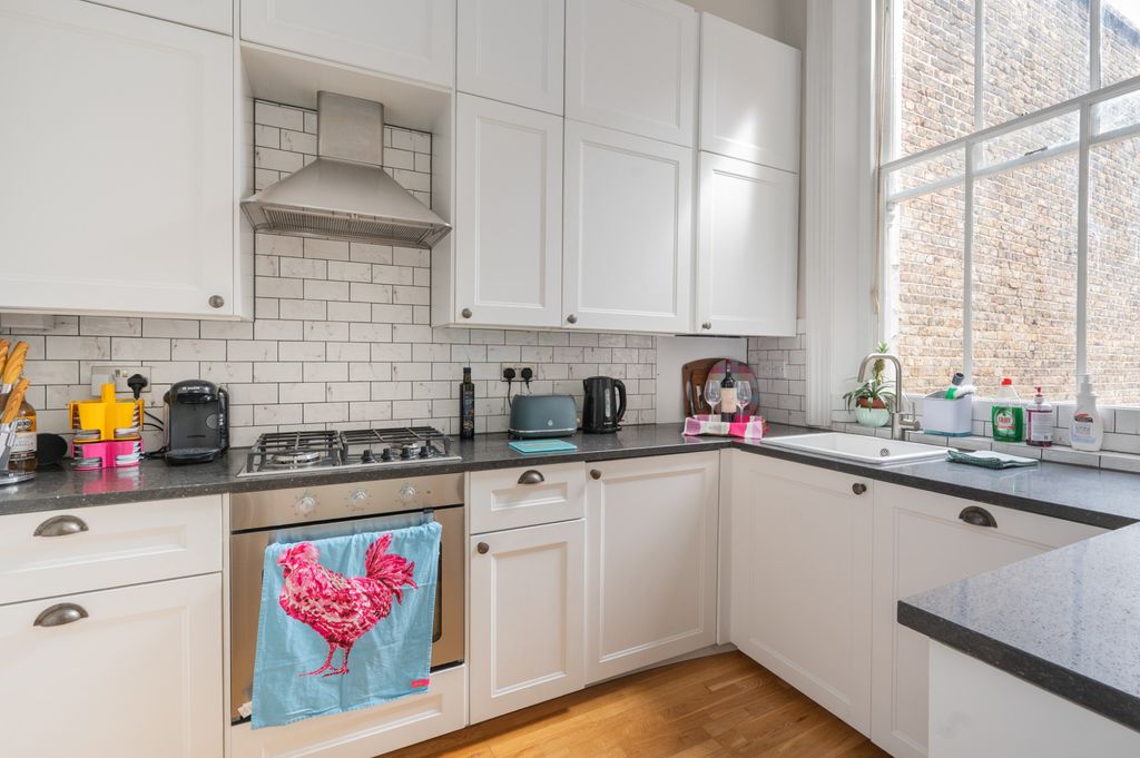 Property photo 2 of 28