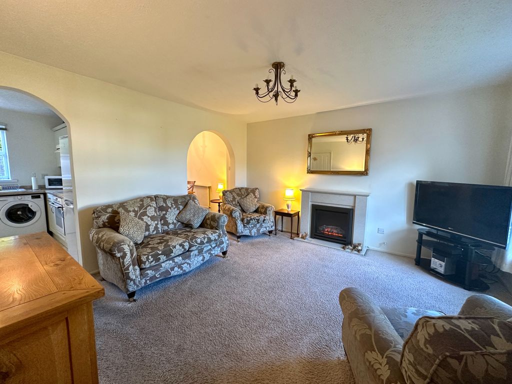 Property photo 2 of 18