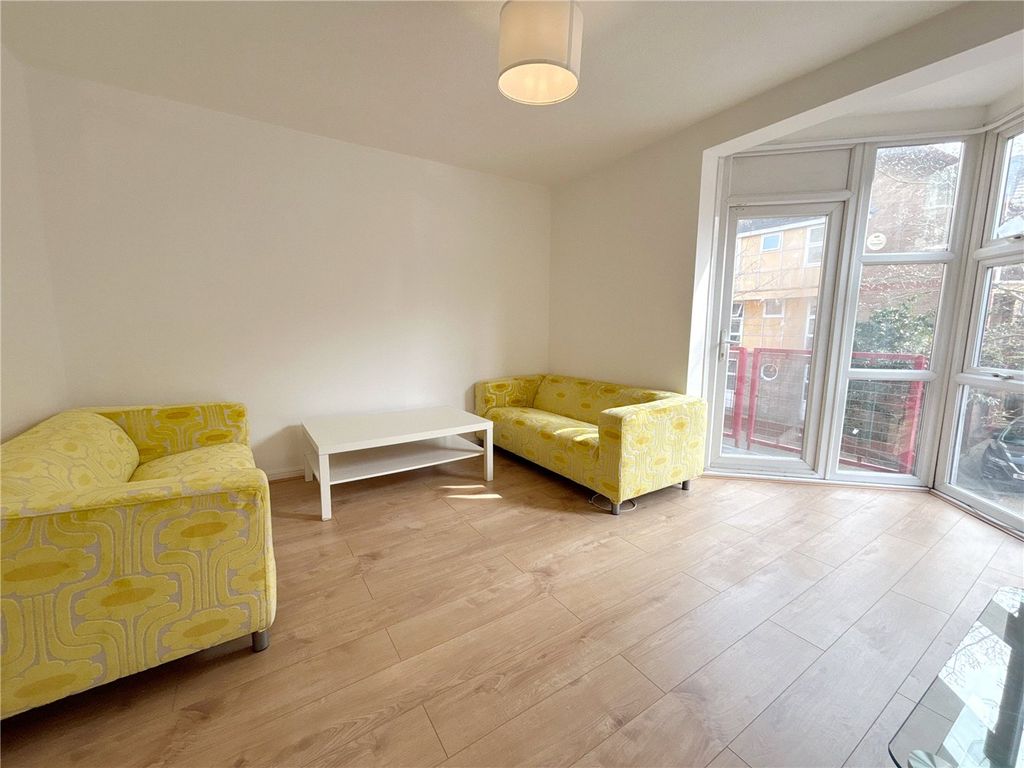 Property photo 2 of 32 Picture No. 07