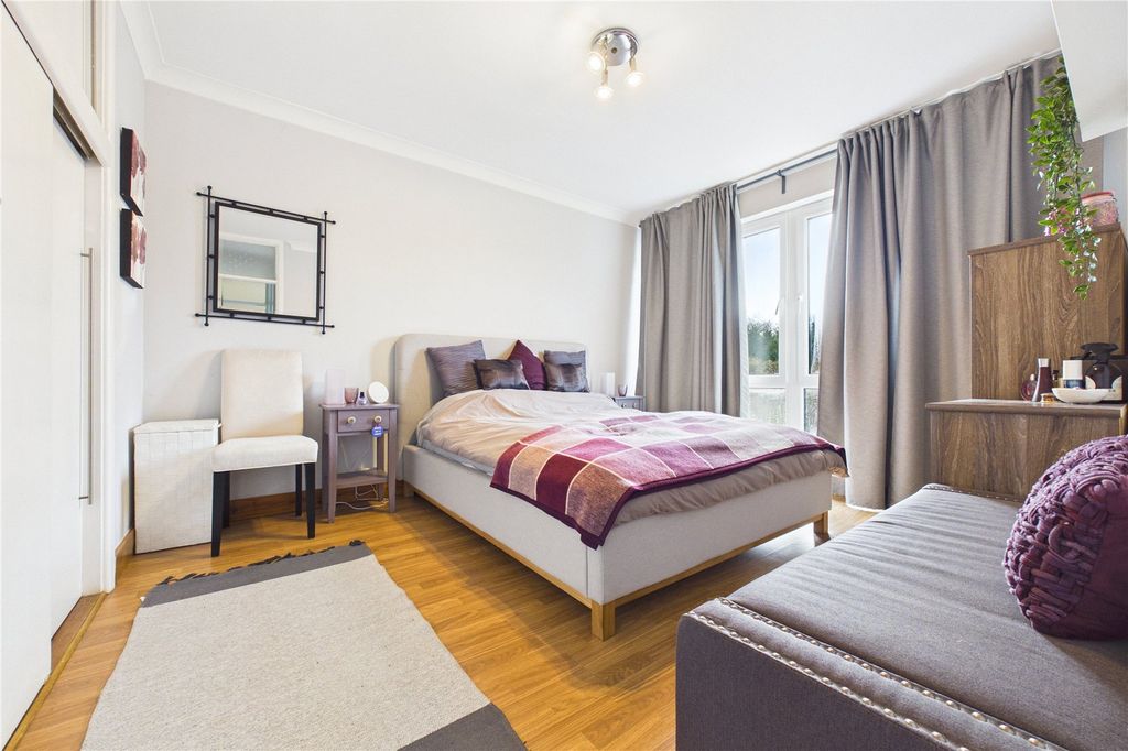 Property photo 2 of 20 Bedroom