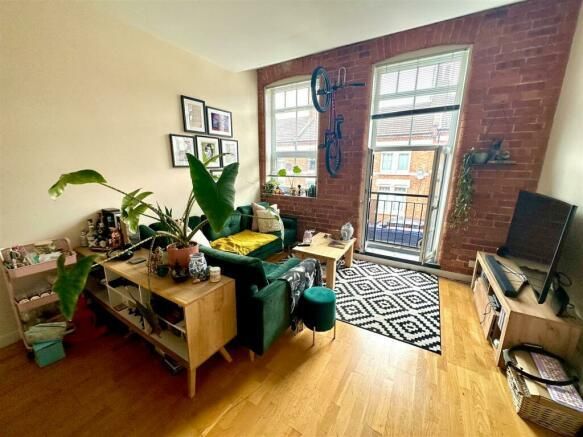 Property photo 2 of 7 251495_32510363_Img_01_0000_Max_656x437.Jpeg