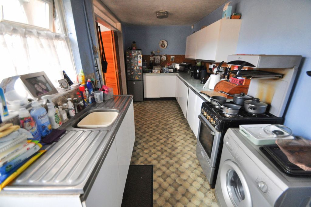 Property photo 2 of 25