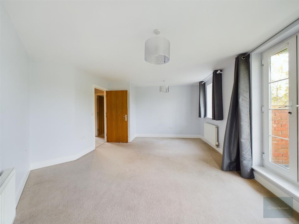 Property photo 2 of 10 Cam02563G0-Pr0048-St