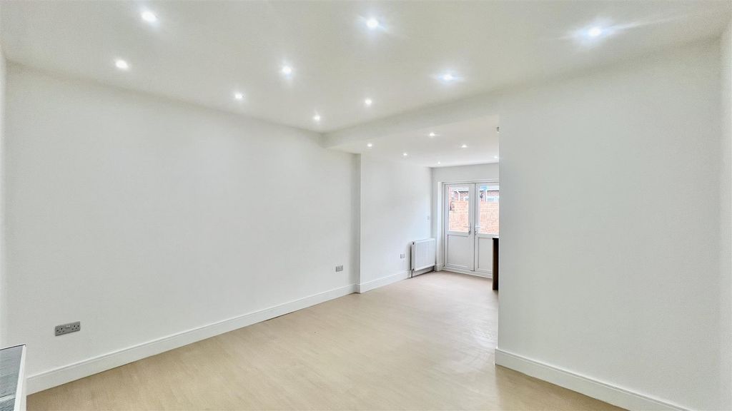 Property photo 3 of 10 Reception Room
