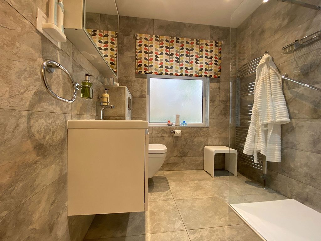 Property photo 2 of 27