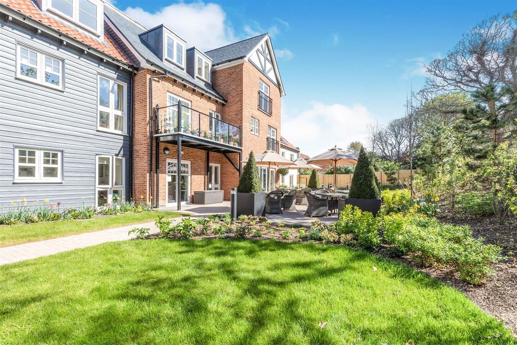Property photo 1 of 17 Beaumaris Outside.Jpg