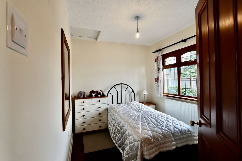 Additional image 10 of 3 bed detached bungalow for salePark Road, Newbridge NP11