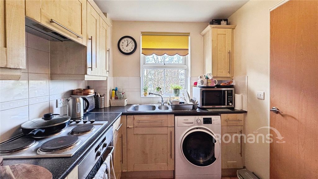 Property photo 2 of 12 Picture No. 15