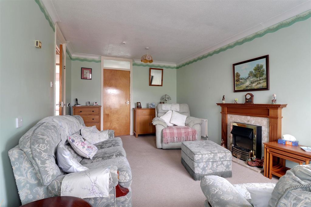 Property photo 3 of 11