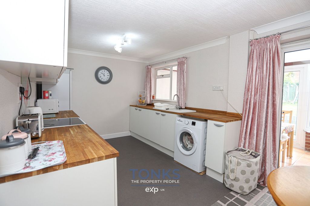Property photo 2 of 22