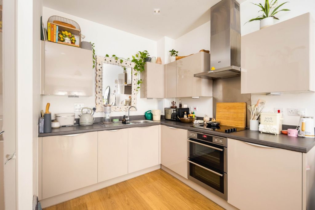 Property photo 2 of 16 Kitchen