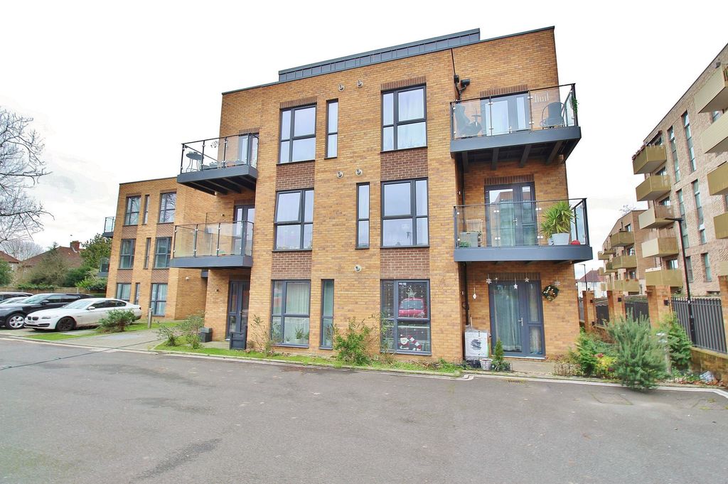 Property photo 1 of 8