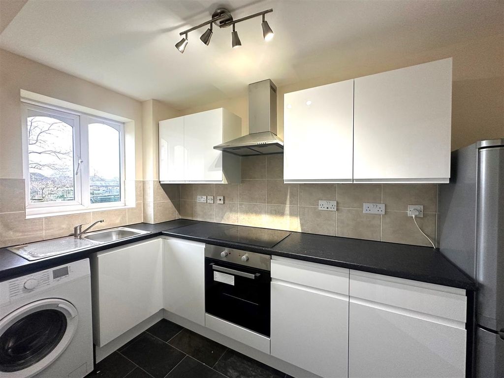 Property photo 2 of 5 Coopers Estate Agents