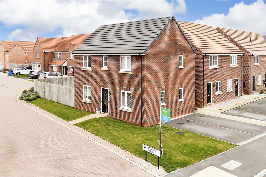 Property photo 1 of 21