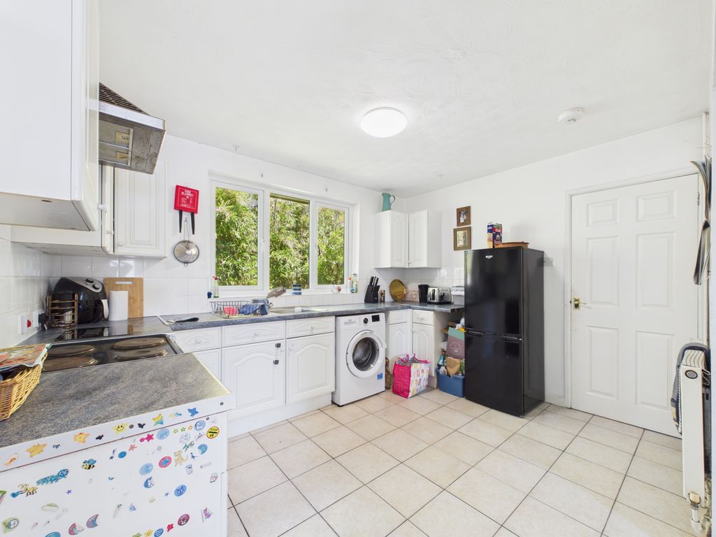Property photo 2 of 18 Kitchen - Flat Three