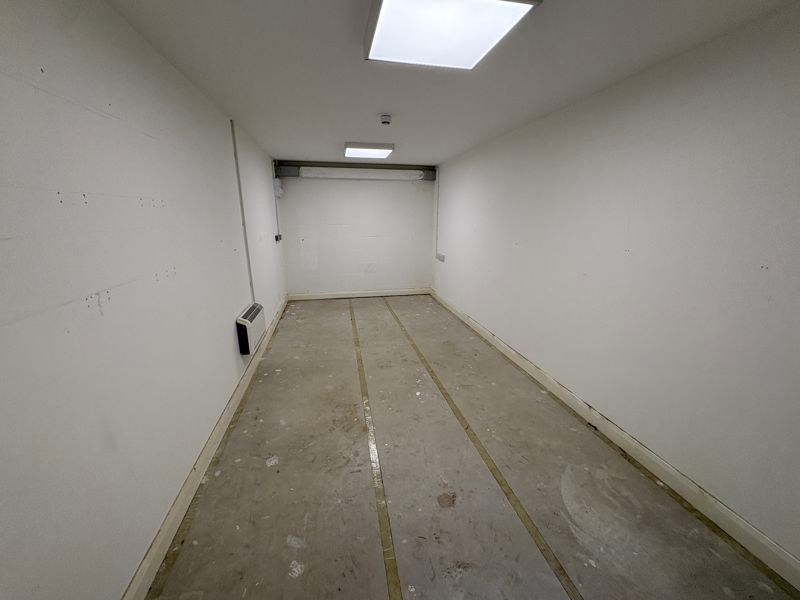 Property photo 3 of 9 Photo 9