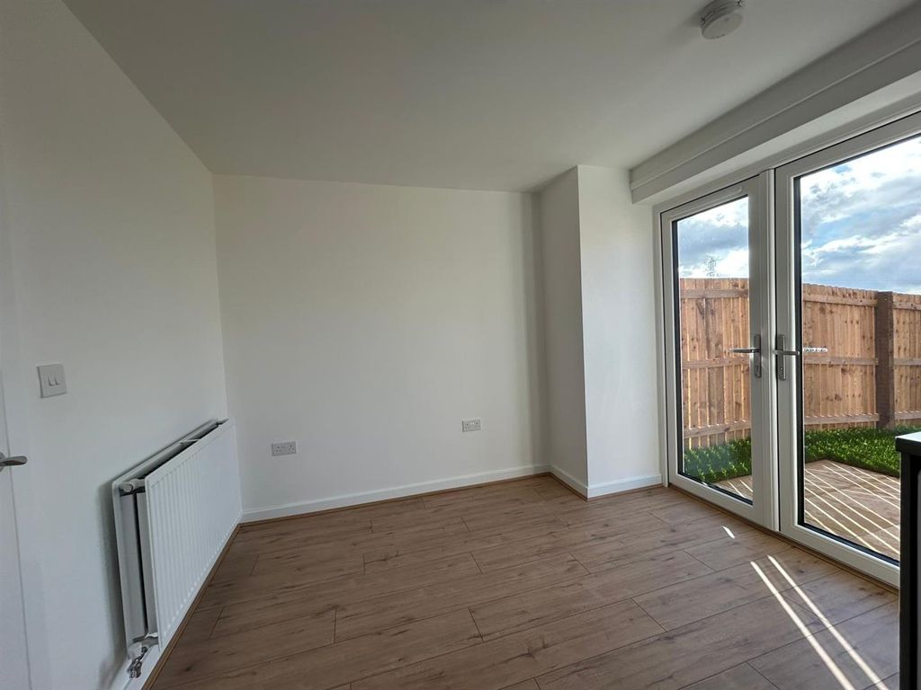 Property photo 3 of 15 Dining Area.Jpeg