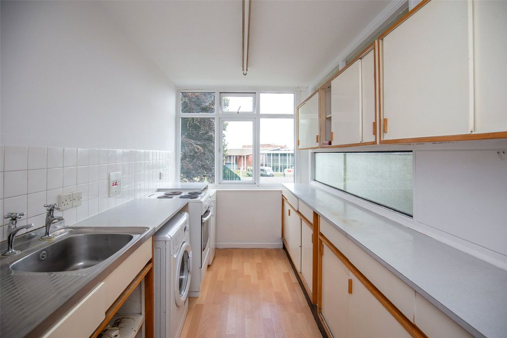 Property photo 3 of 13 Picture No. 11