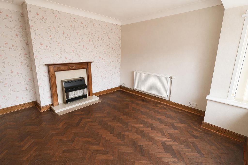 Property photo 2 of 11 Living Room