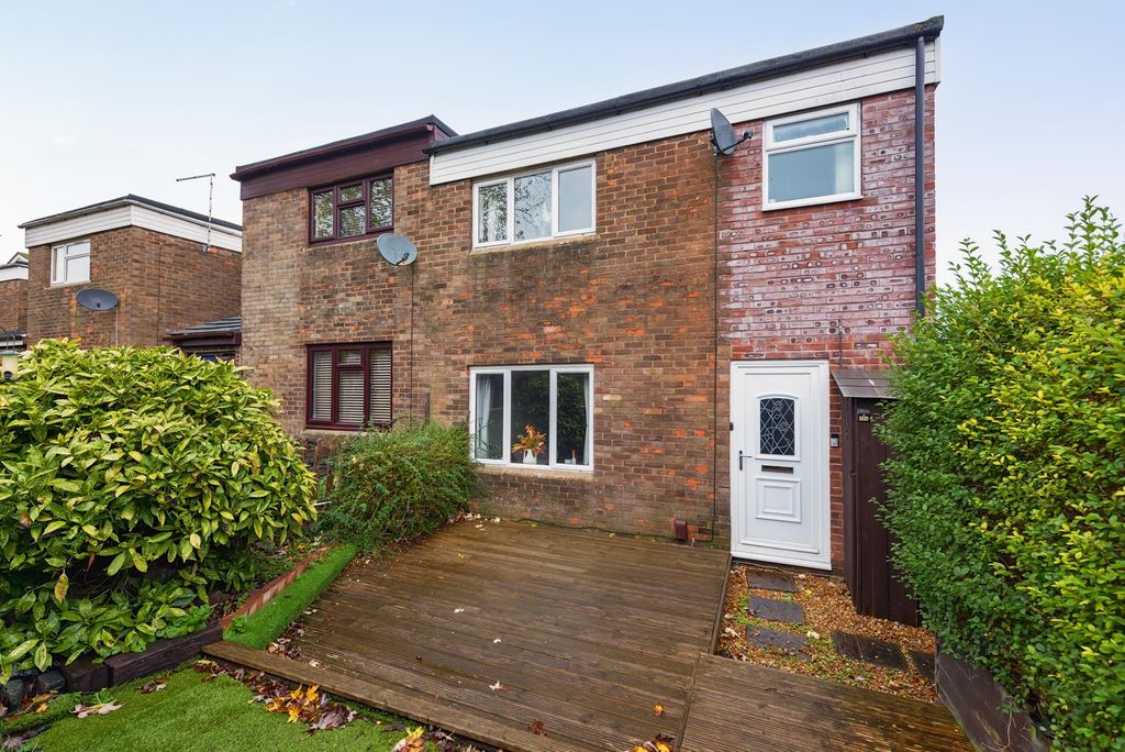 Property photo 1 of 11 Front