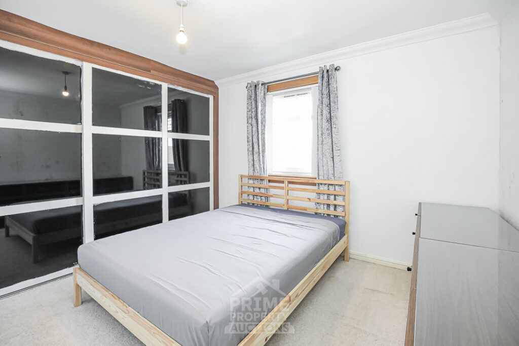 Property photo 2 of 33
