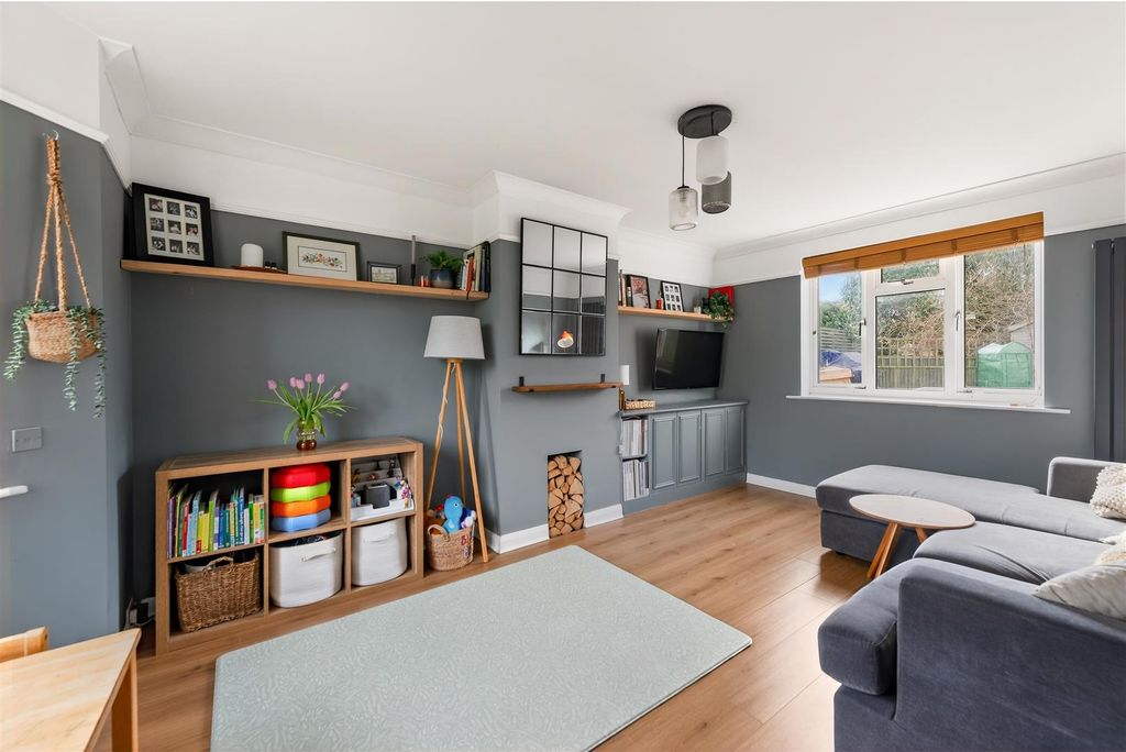 Property photo 2 of 16