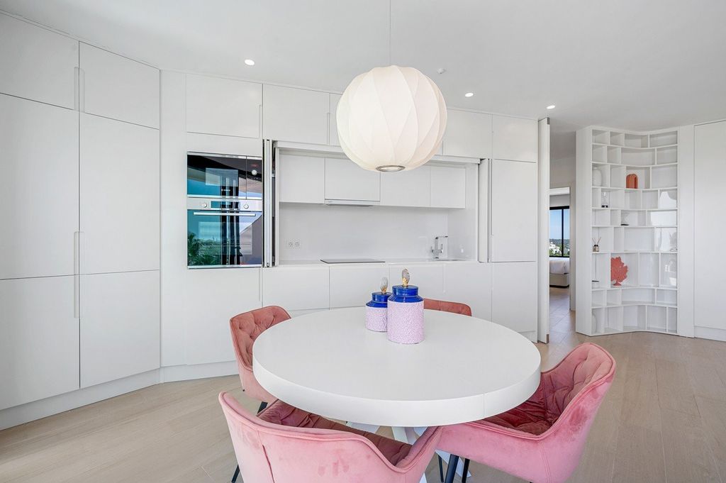 Property photo 3 of 35