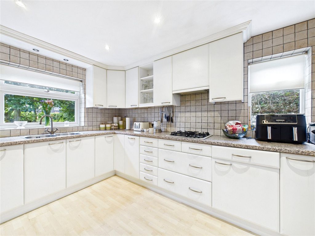 Property photo 1 of 23 Picture No. 01