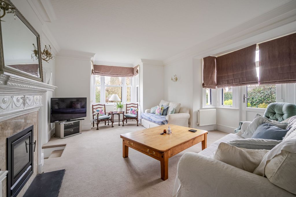 Property photo 2 of 19