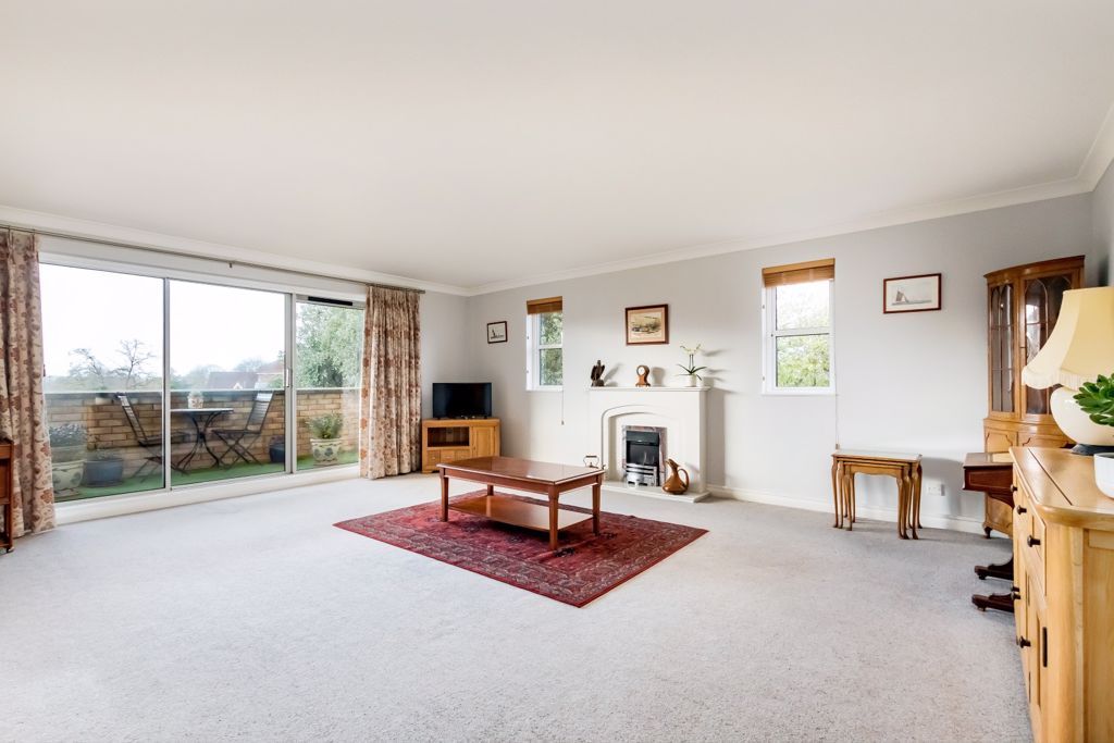 Property photo 3 of 15 Sitting Room