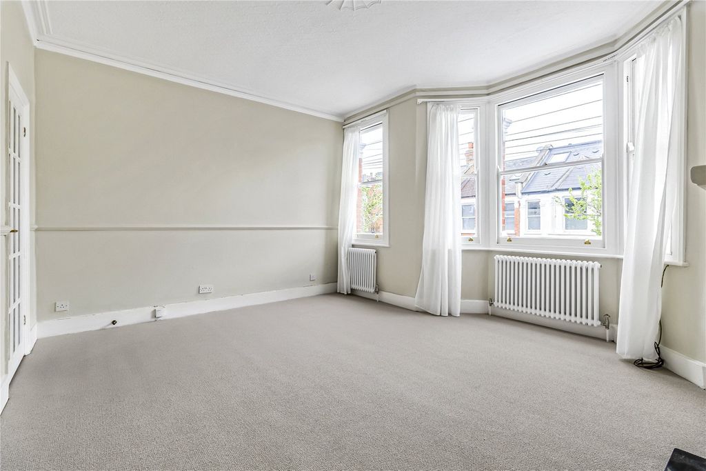 Property photo 2 of 15 Picture No. 14