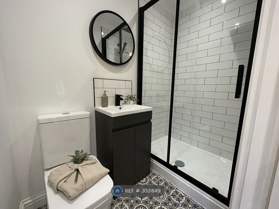 Property photo 3 of 5 Room 3 En-Suite