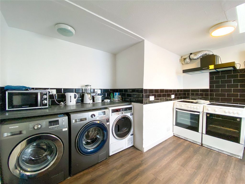 Property photo 2 of 8 Picture No. 01