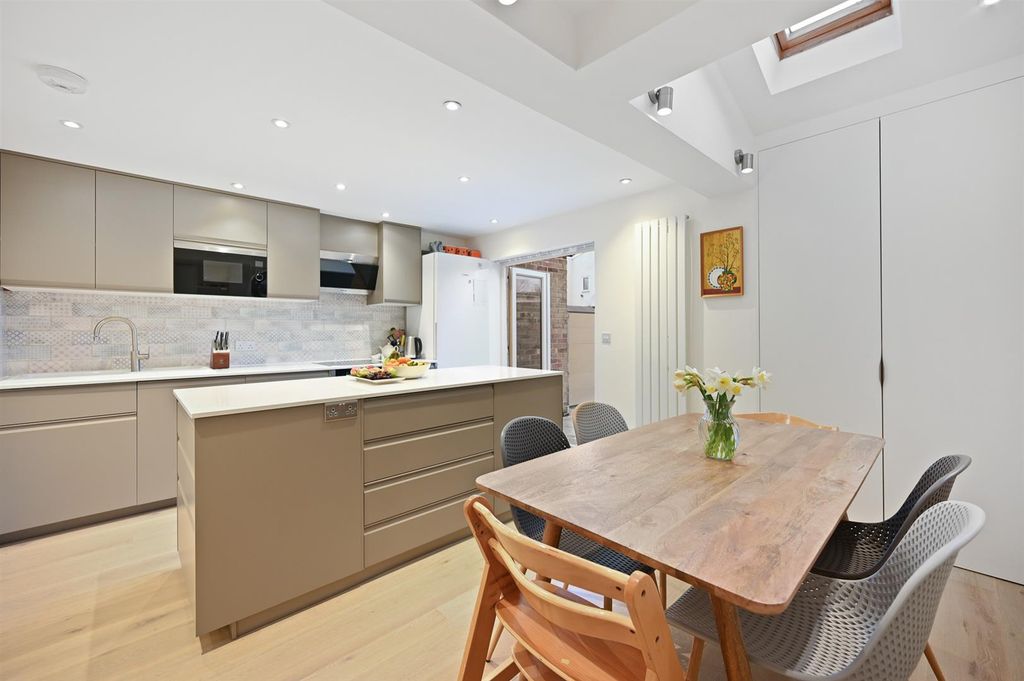 Property photo 1 of 18 Bcwh - 88, Corbet Close - Kitchen Dinning (4).Jpg