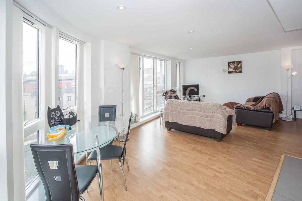 Property photo 3 of 10 Photo 10