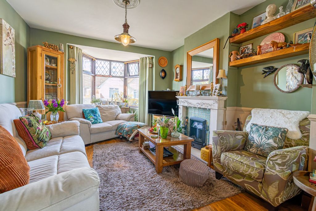 Property photo 2 of 38 4084356