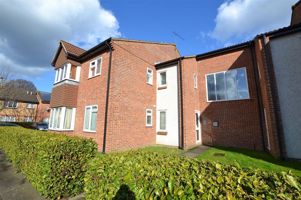 Property photo 1 of 6
